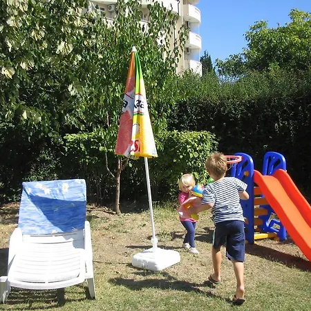 別荘 Bini セインツ・コンスタンティン＆ヘレナ